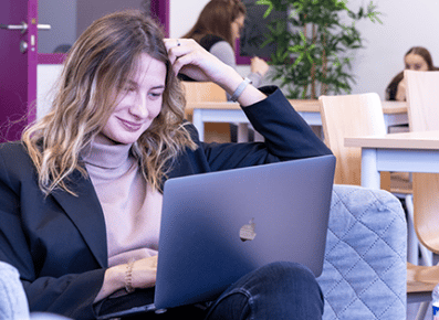 business-game-bachelor-gestion-administratif-et-financier-communication-marketing-digital